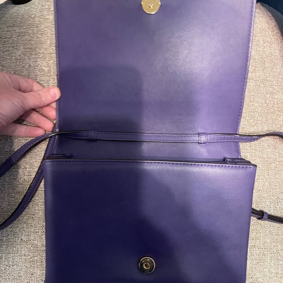 MCM Purple Crossbody Bag with Sleek Design - Picture 5 of 10
